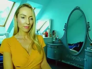 Freechat emilachat on Chaturbate