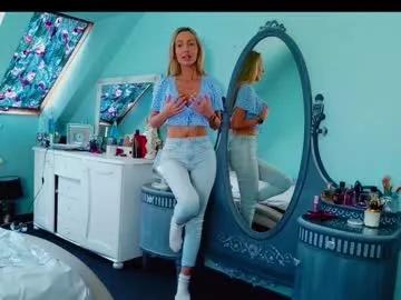 Freechat emilachat on Chaturbate