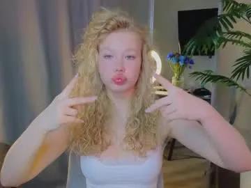 Chaturbate emily_shepard is Freechat emily_shepard — GOAL: Sexy kiss hi happy to see you my name is Emily i'm new here! #asian #18 #hairy #german #blonde