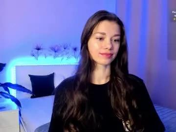 eva_mccoy — GOAL: topless 10 min [200 tokens remaining] Welcome to my room! #skinny #longhair #smalltits #lovense #new