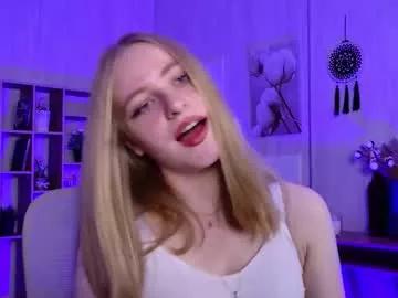 lunawiinters — Lunawiinters's room #blonde  , #daddysgirl , #vape , #bisexual , #nonnude