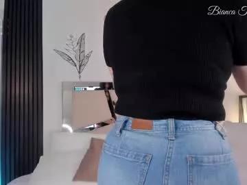 missbianca1 — Blowjob [11 tokens left] #latina #natural #squirt #bigclit #blowjob