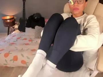musicayluna — Hello, My lunatics, welcome  - #tomboy #lesbian #shorthair #leggings #pantyhose #smile