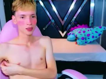 park_jimin1 — GOAL: Remove boxer [300 tokens remaining] Welcome to my room! #gay #latino #femboy #cute