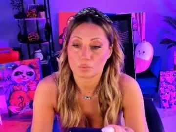 sarahholly on Chaturbate 