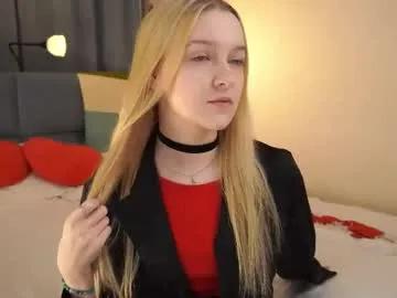 sebrinarainha — GOAL: My bra straps are about to fall off [30 tokens remaining] Welcome to my room! #feet #blonde #18 #bigass #lovense