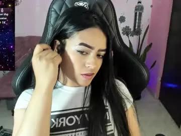 Freechat vio_let_ on Chaturbate