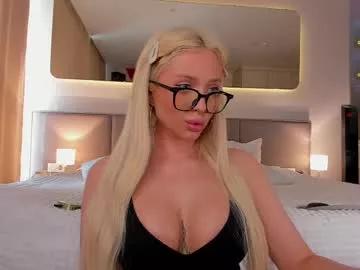 wow_peach_girl on Chaturbate 