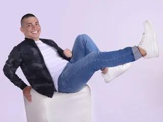 JUANDIAMONDS98 — Anxious for a naughty and dirty boy, I want a boy who, with his authority, dominates every part of my body, I am a lover of cocks and dildos.