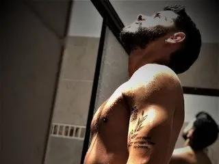JustynTate — I am passionate, I like kisses a lot and playing with my nipples. Spanking, lots of oral sex and reaching ecstasy cumming in you.