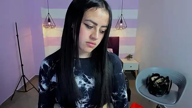 Alli_cooper on StripChat 