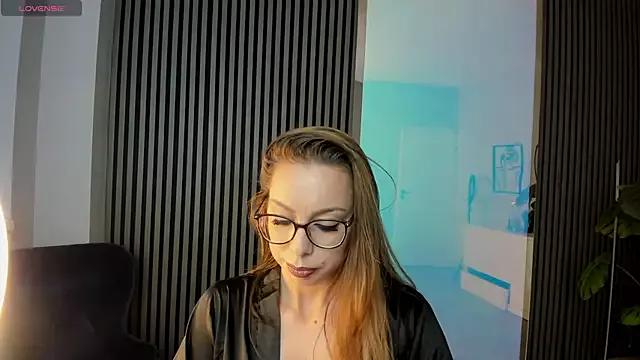 Alma_Luv on StripChat