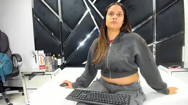 Amandarodriguees_ on StripChat 