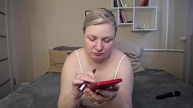 AnnaXCherri on StripChat 