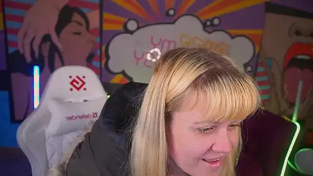 Freechat BellaLaPetit on StripChat