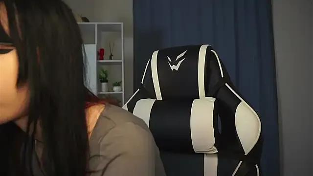 StripChat BereniceBattersby is Freechat BereniceBattersby — tease with skirt