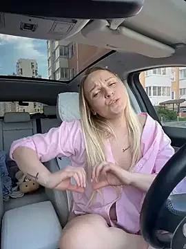 Freechat Bondgirl_013 on StripChat