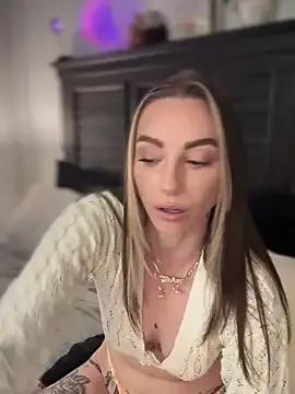 StripChat DallasAria is Freechat DallasAria — Cum with my dildo :)