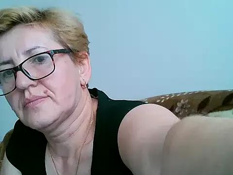 Dana4921 on StripChat 