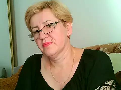 Dana4921 on StripChat 