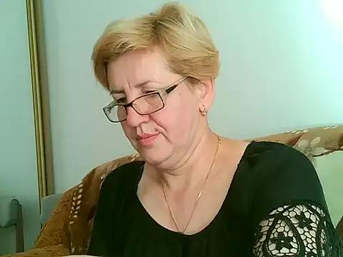 Dana4921 on StripChat 