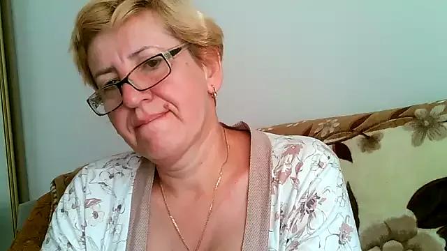 Dana4921 on StripChat 