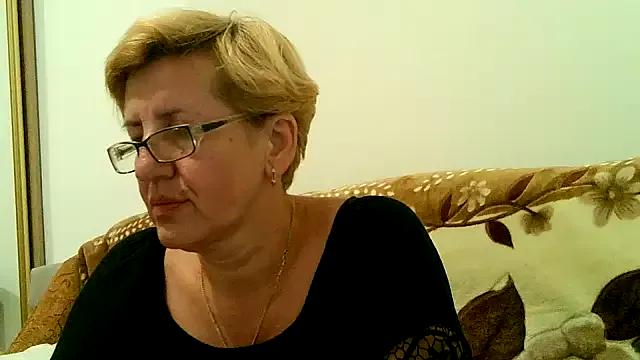 Dana4921 on StripChat 