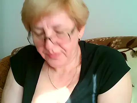 Dana4921 on StripChat 