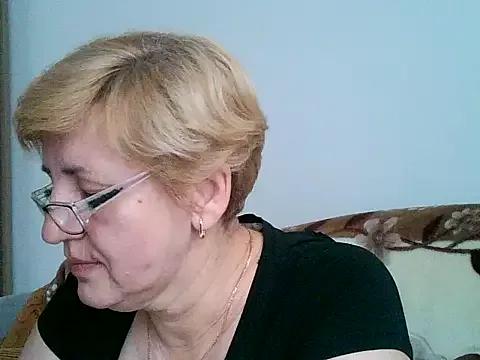 Dana4921 on StripChat 