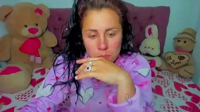 Dana_Jeins on StripChat 