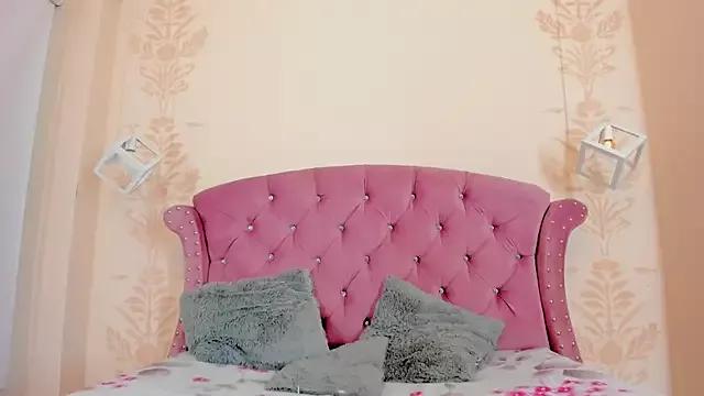 DaphneLloyd — RUB MY ASS WITH DILDO