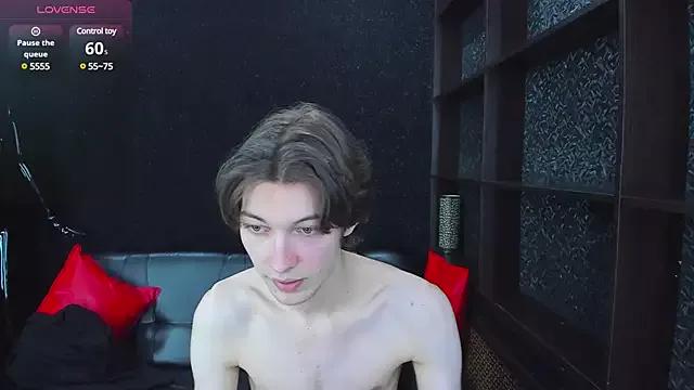 DennisAndrews on StripChat 