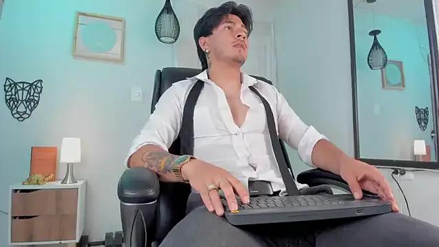 Freechat Elian_savoy on StripChat