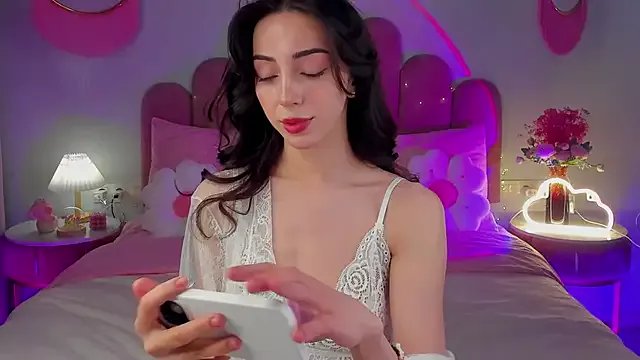 Offline ElsaYoung on StripChat