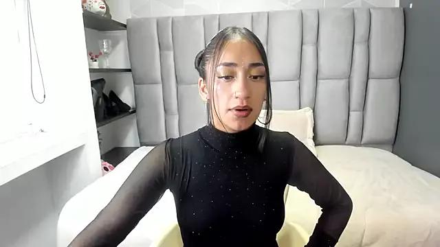 Emma__Hot__ on StripChat