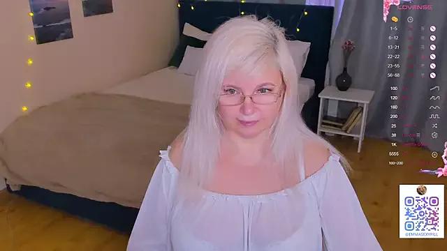 emma_pill on StripChat 