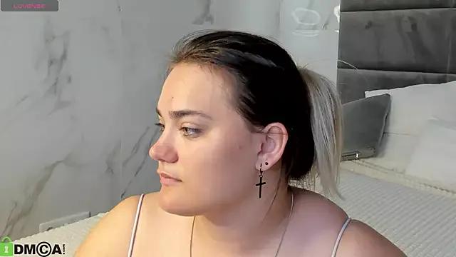 Emma_Reeed on StripChat 
