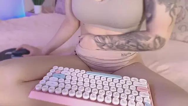 Giaa_Ross on StripChat 