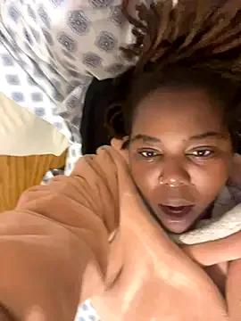 Goddess_Nafeesha — Remove bottom and twerk outside