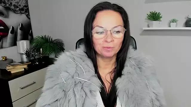 Freechat HelenLuxx on StripChat