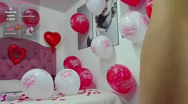 izzy_cum on StripChat 