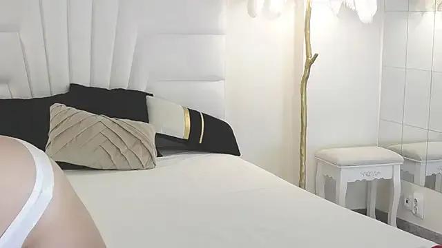 StripChat JennaClover is Freechat JennaClover — 2 minutes lush control for last tipper