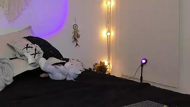 Freechat karlye_5 on StripChat