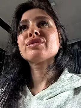 KikiXRed on StripChat 