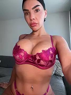 krissiswrld- — LT get 2 HOT VIDEOS 