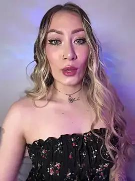 Lally_Valencia__ on StripChat 