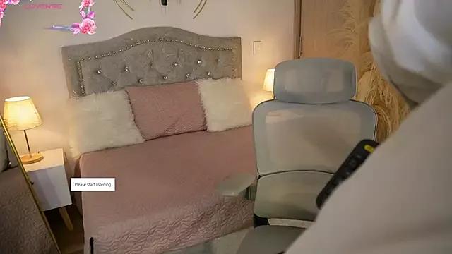 Freechat LaraBaker on StripChat