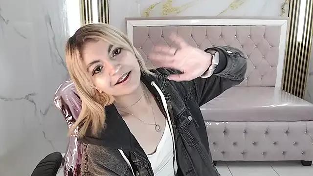 lili_conor_s on StripChat 