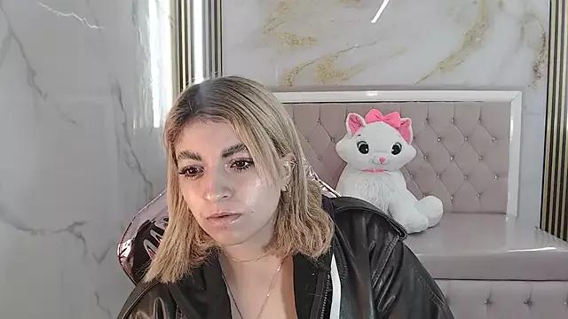 lili_conor_s on StripChat 