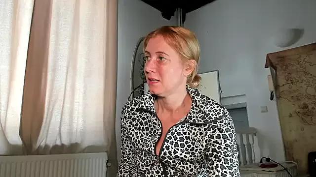 Lola_Belgium on StripChat 